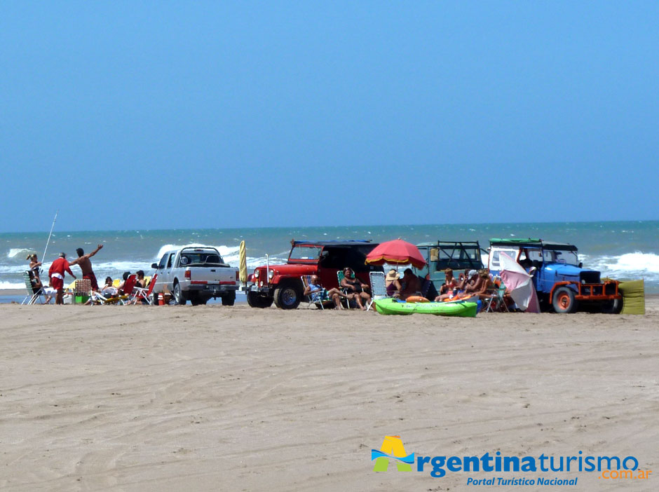 Pesca Deportiva en Balneario San Cayetano - Imagen: Argentinaturismo.com.ar