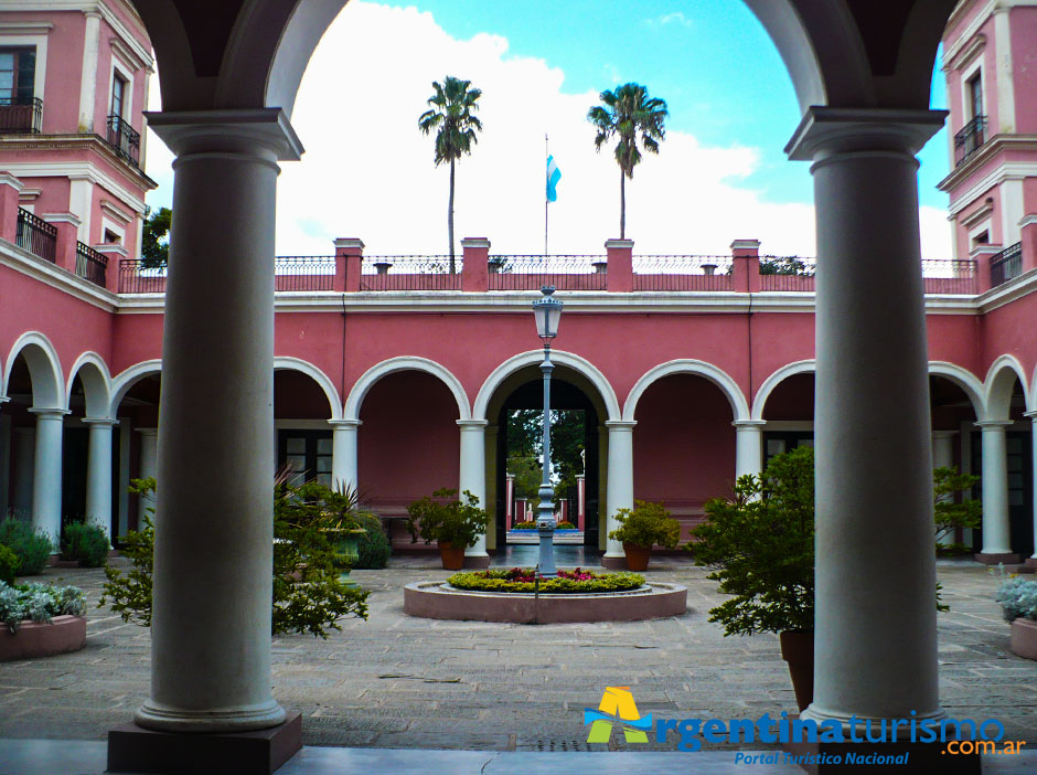 Palacio San Jos en Basavilbaso - Imagen: Argentinaturismo.com.ar