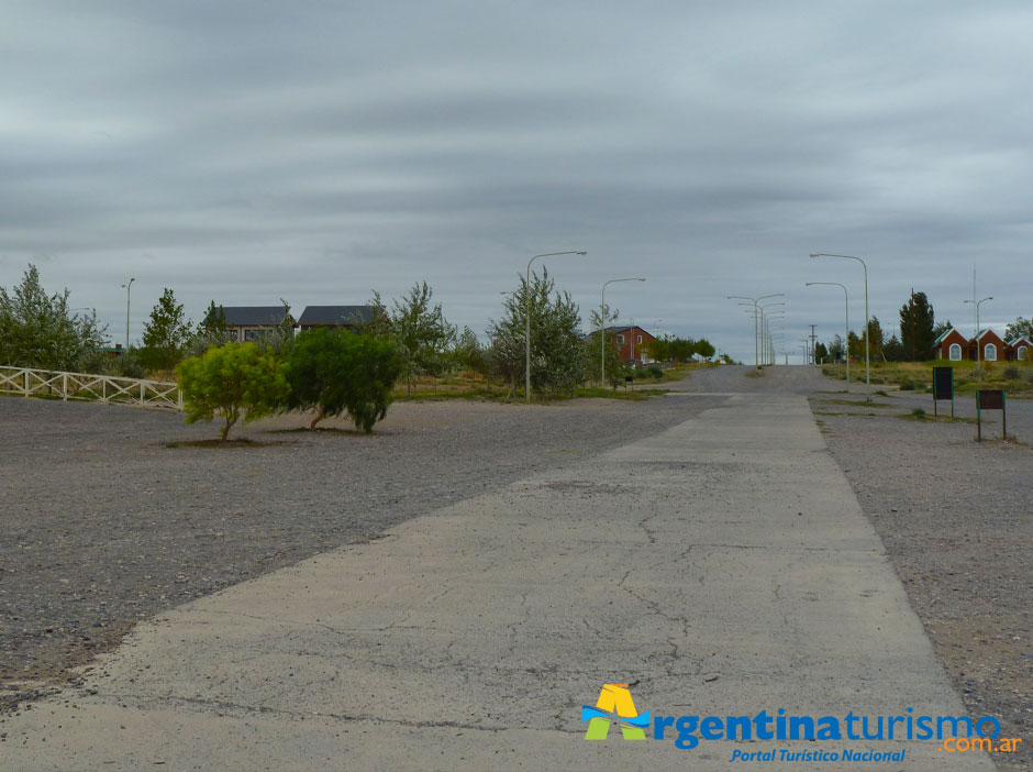 La Ciudad de Casa de Piedra - Imagen: Argentinaturismo.com.ar