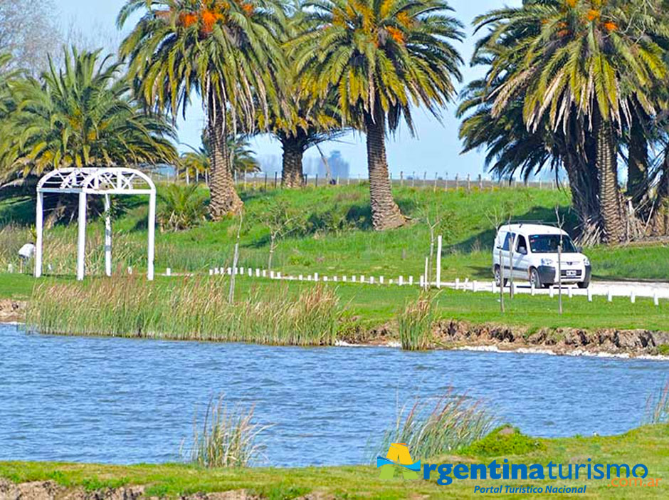 Pesca Deportiva en Castelli - Imagen: Argentinaturismo.com.ar