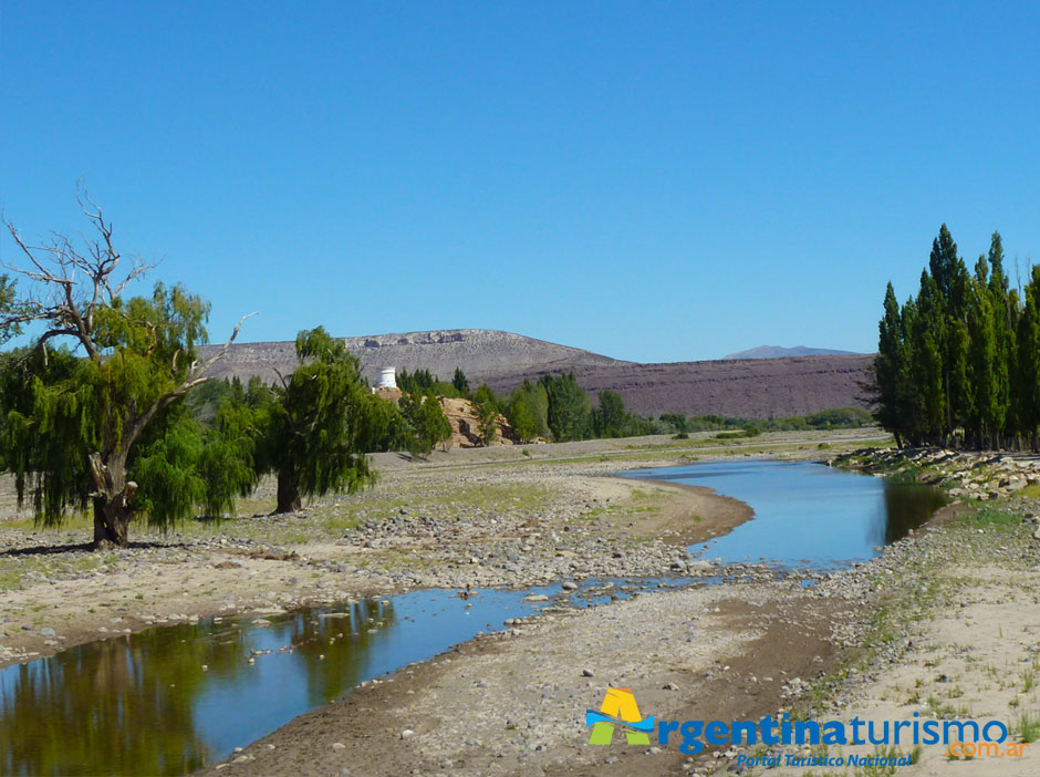 Pesca Deportiva en Chos Malal - Imagen: Argentinaturismo.com.ar