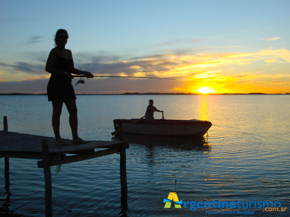 Pesca Deportiva en Coronel Dorrego - Imagen: Argentinaturismo.com.ar