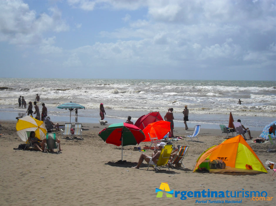 Playas y Balnearios en Costa Azul - Imagen: Argentinaturismo.com.ar