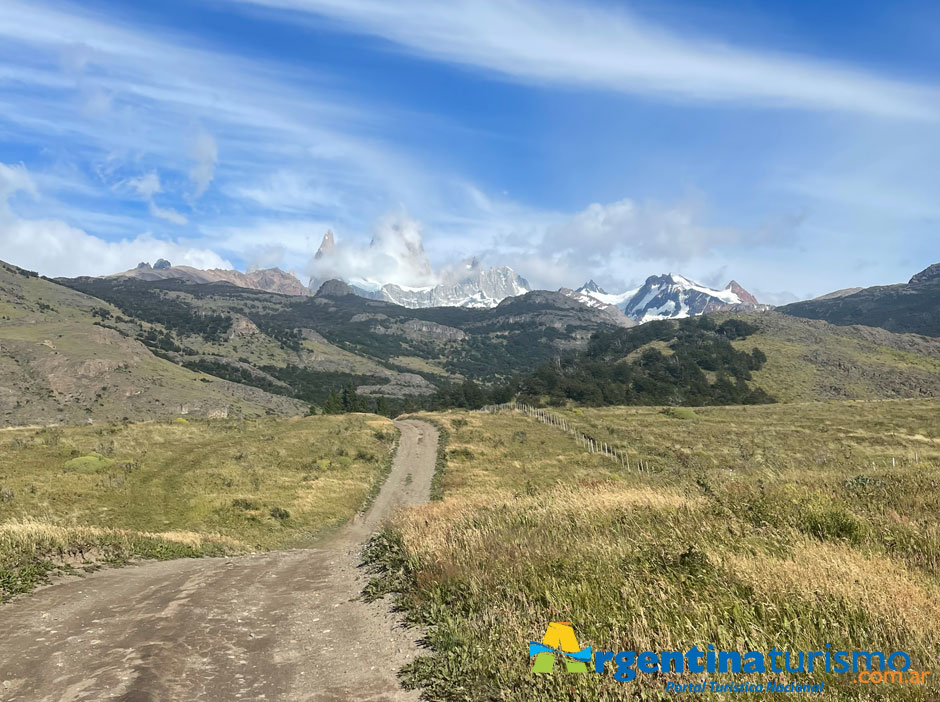 Trekking en El Chalten - Imagen: Argentinaturismo.com.ar