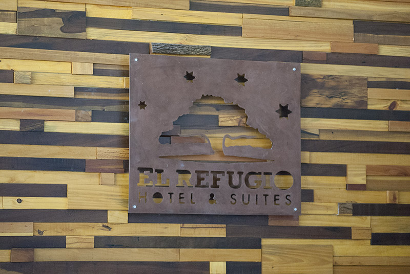 El Refugio Hotel & Suites