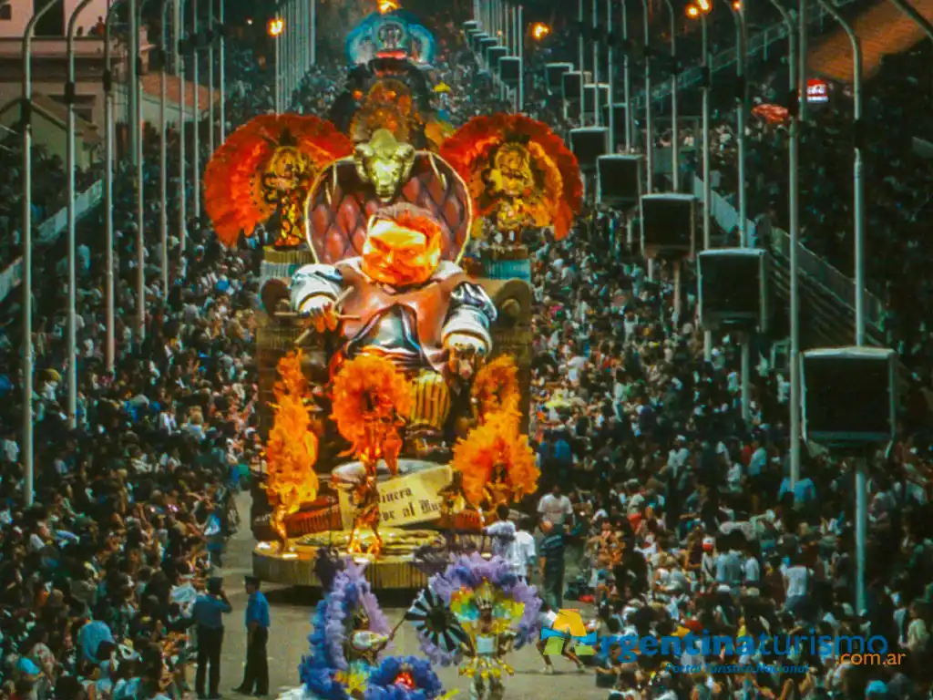 Carnaval de Gualeguaych� - Imagen: Argentinaturismo.com.ar