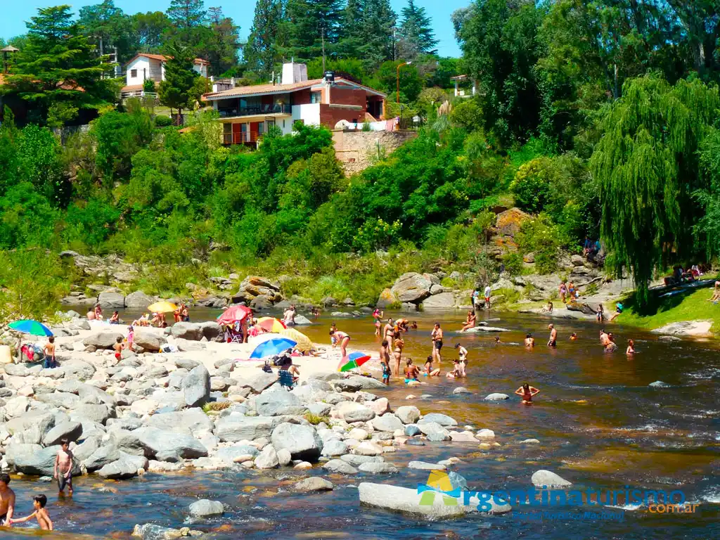 Playas y Balnearios de Icho Cruz - Imagen: Argentinaturismo.com.ar