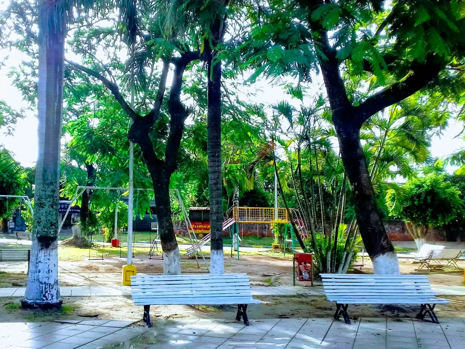 Otra vista de La Ciudad de Laguna Blanca