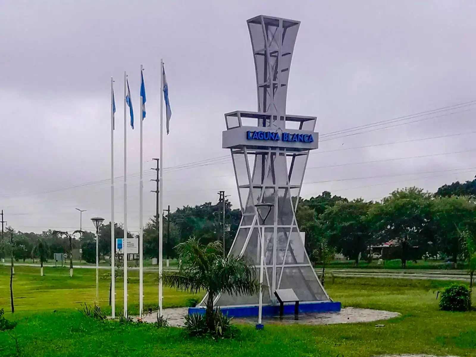 Imagen relacionada a La Ciudad de Laguna Blanca
