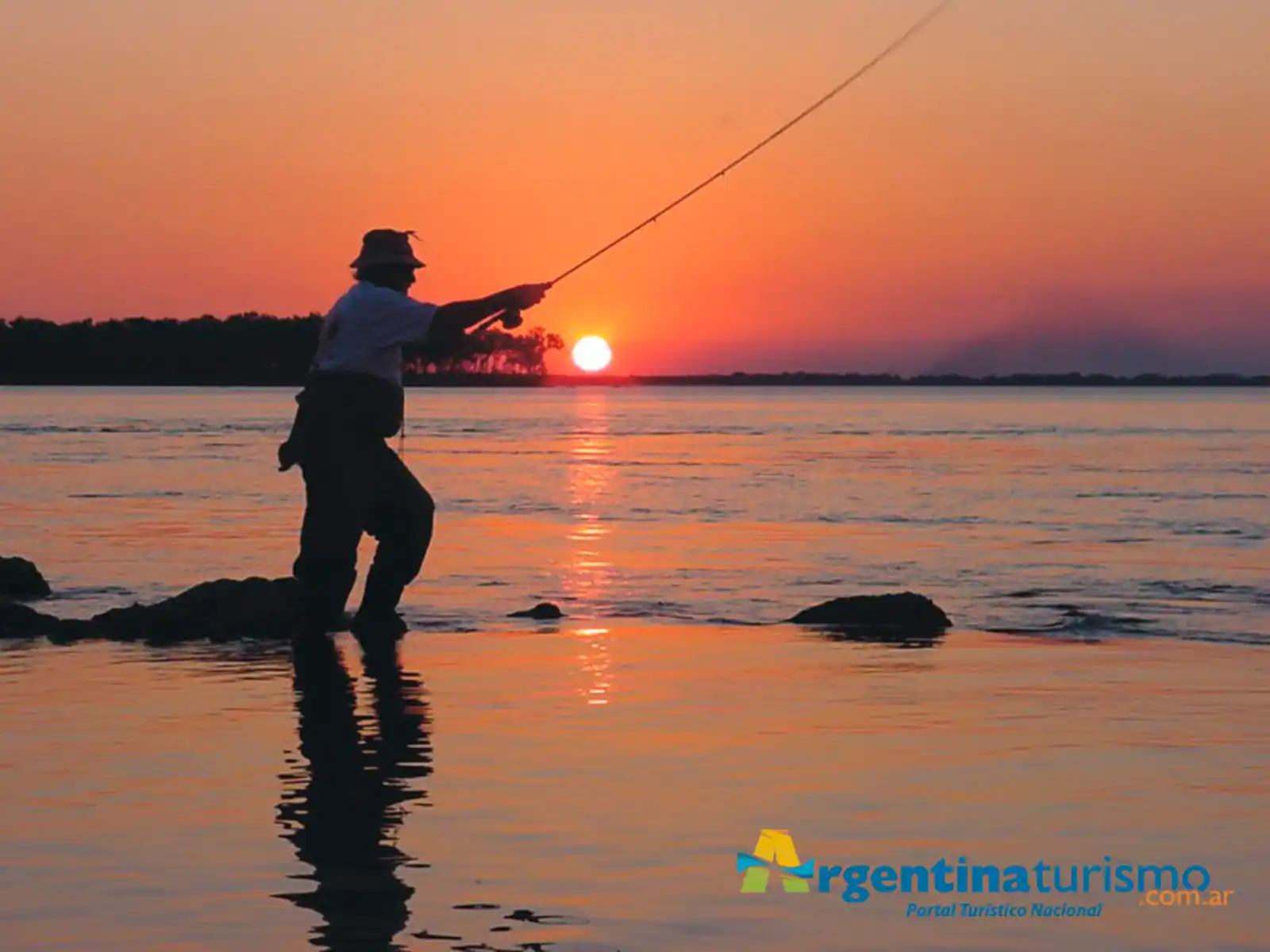 Pesca deportiva en el río Paraná, La Paz, Entre Ríos