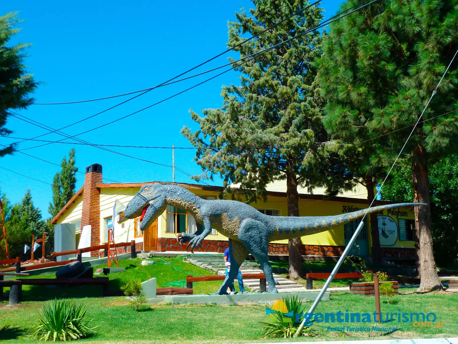 Otra vista de Paleontología en Las Lajas