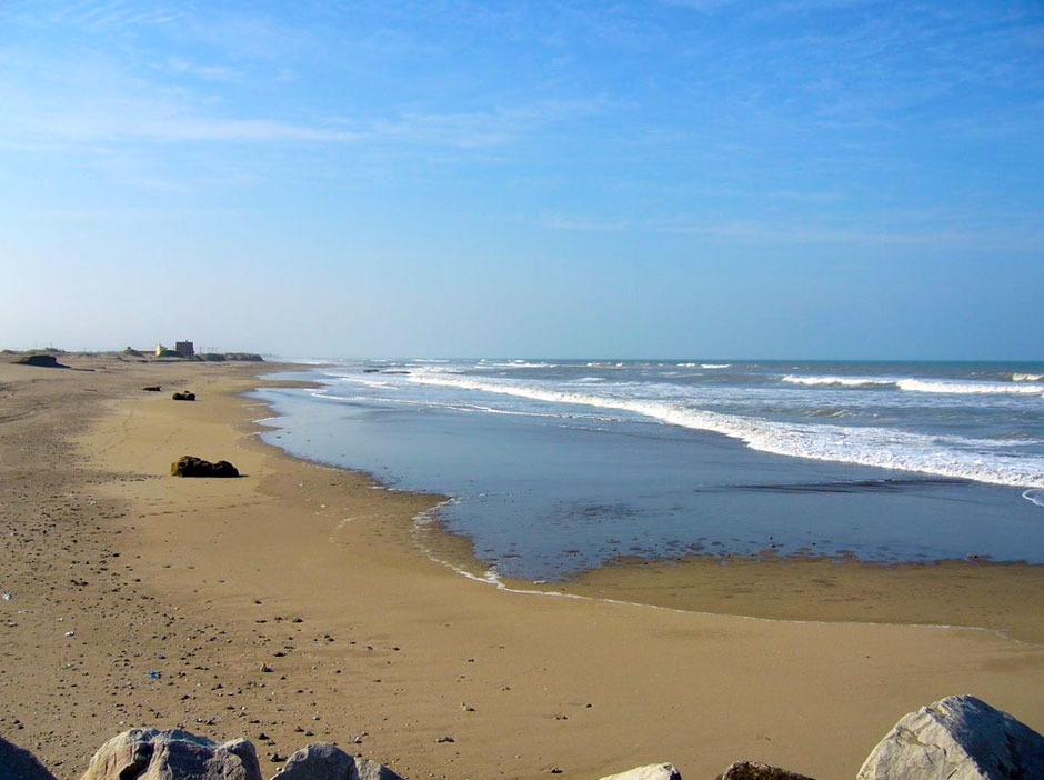 Playas y Balnearios en Mar de Cobo - Imagen: Argentinaturismo.com.ar