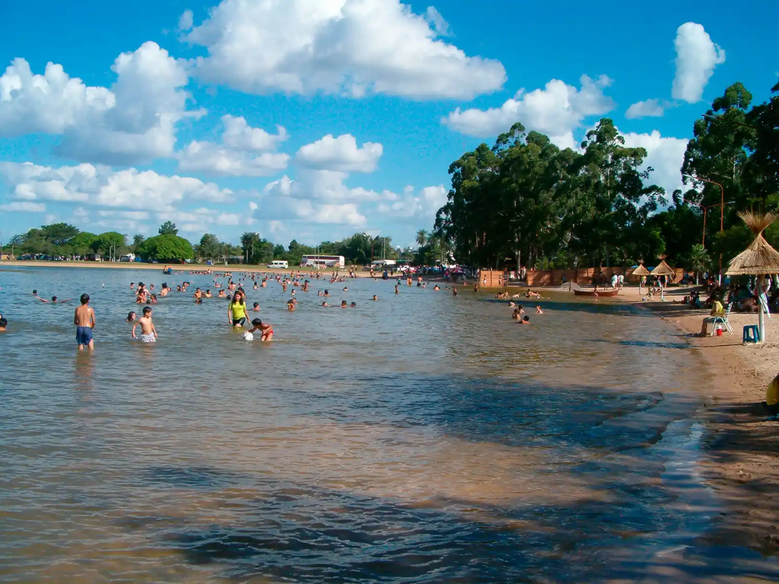 Playas y balneario Laguna Limpia en Mburucuyá, Corrientes