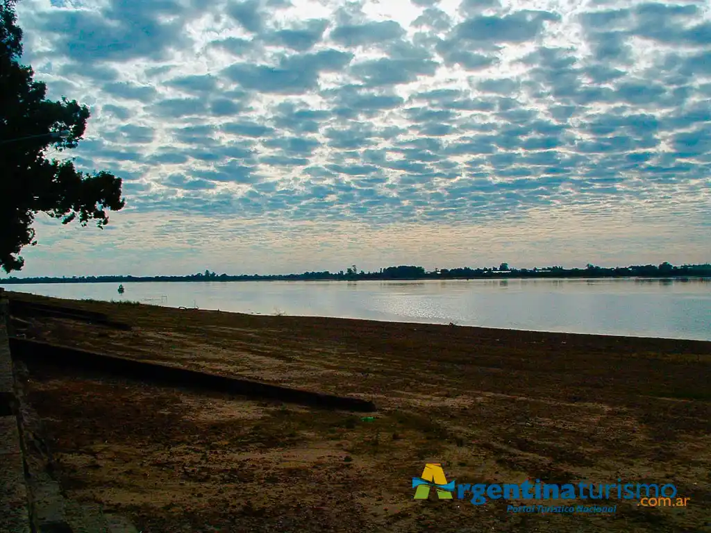 Playas y Balnerios de Monte Caseros - Imagen: Argentinaturismo.com.ar