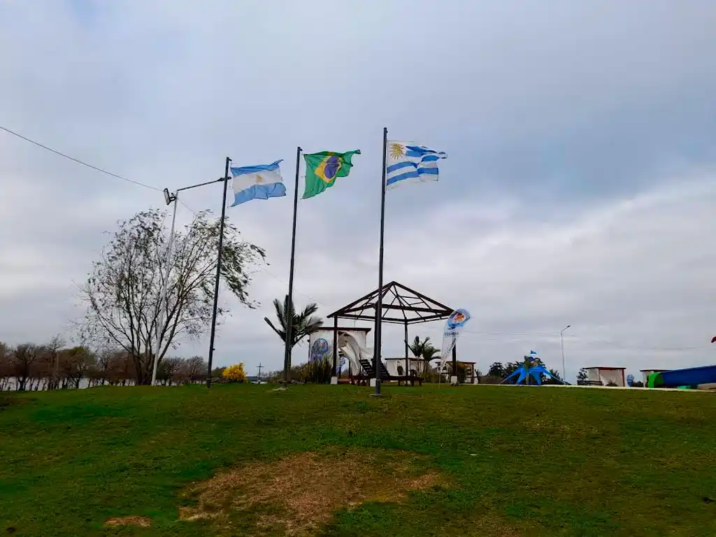 Triple Frontera de Monte Caseros - Imagen: Argentinaturismo.com.ar