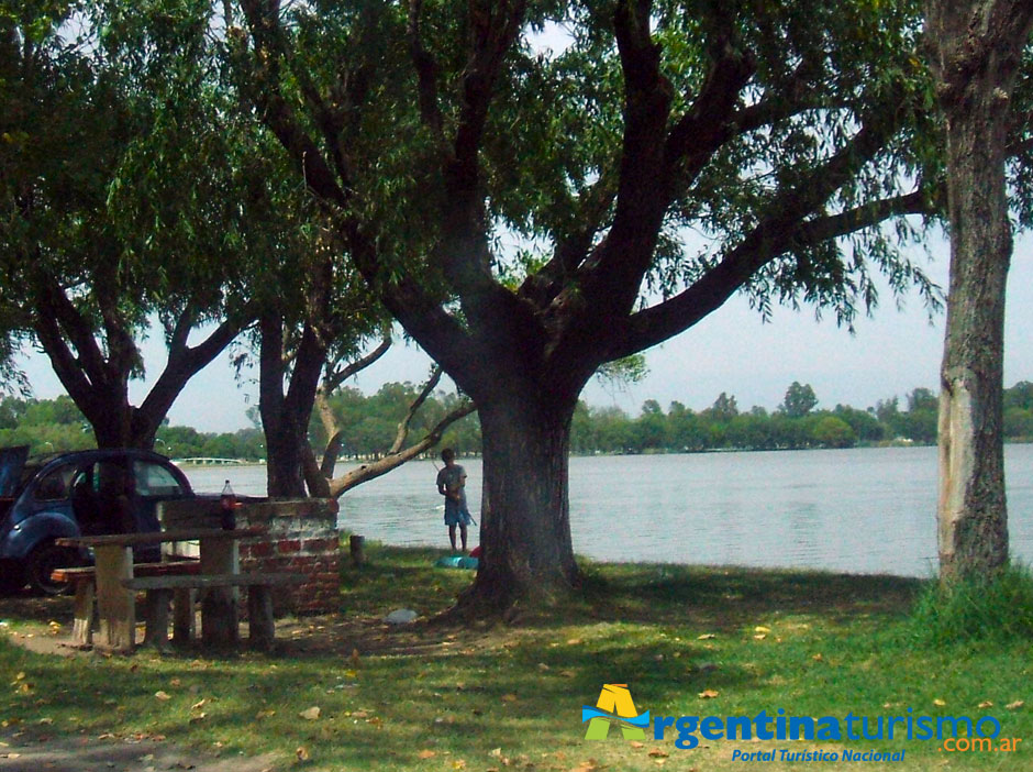 Pesca Deportiva en Navarro - Imagen: Argentinaturismo.com.ar