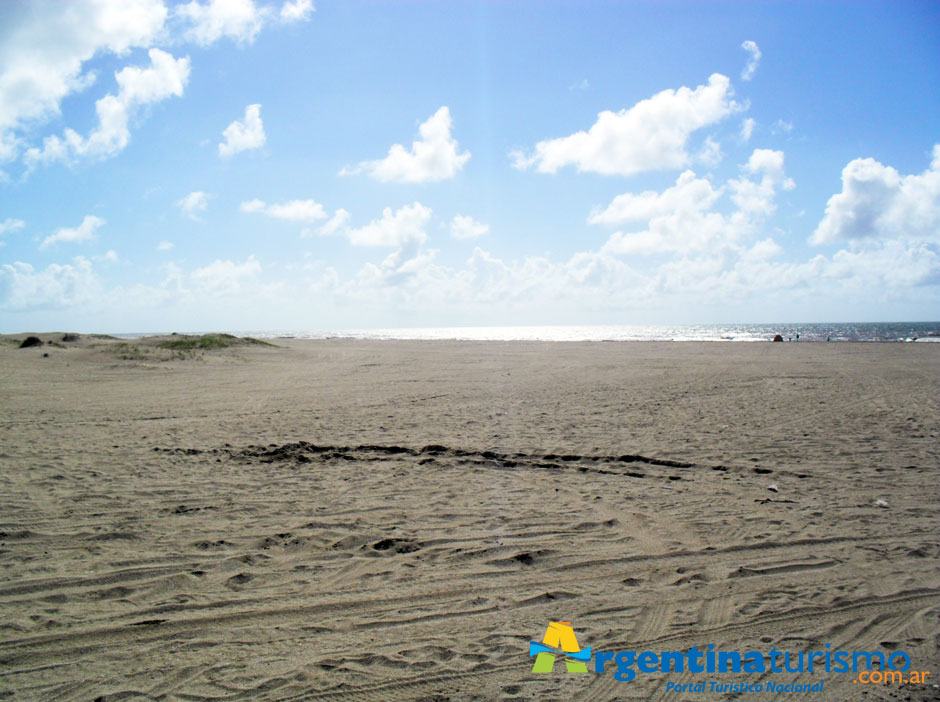 Playas y Balnearios en Punta Mdanos - Imagen: Argentinaturismo.com.ar