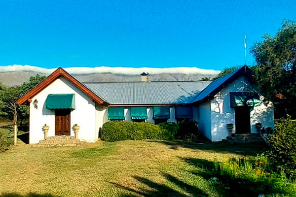 White Field House & Spa