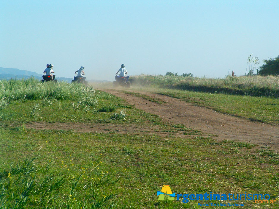 Turismo Activo en Villa Ciudad de Amrica - Imagen: Argentinaturismo.com.ar