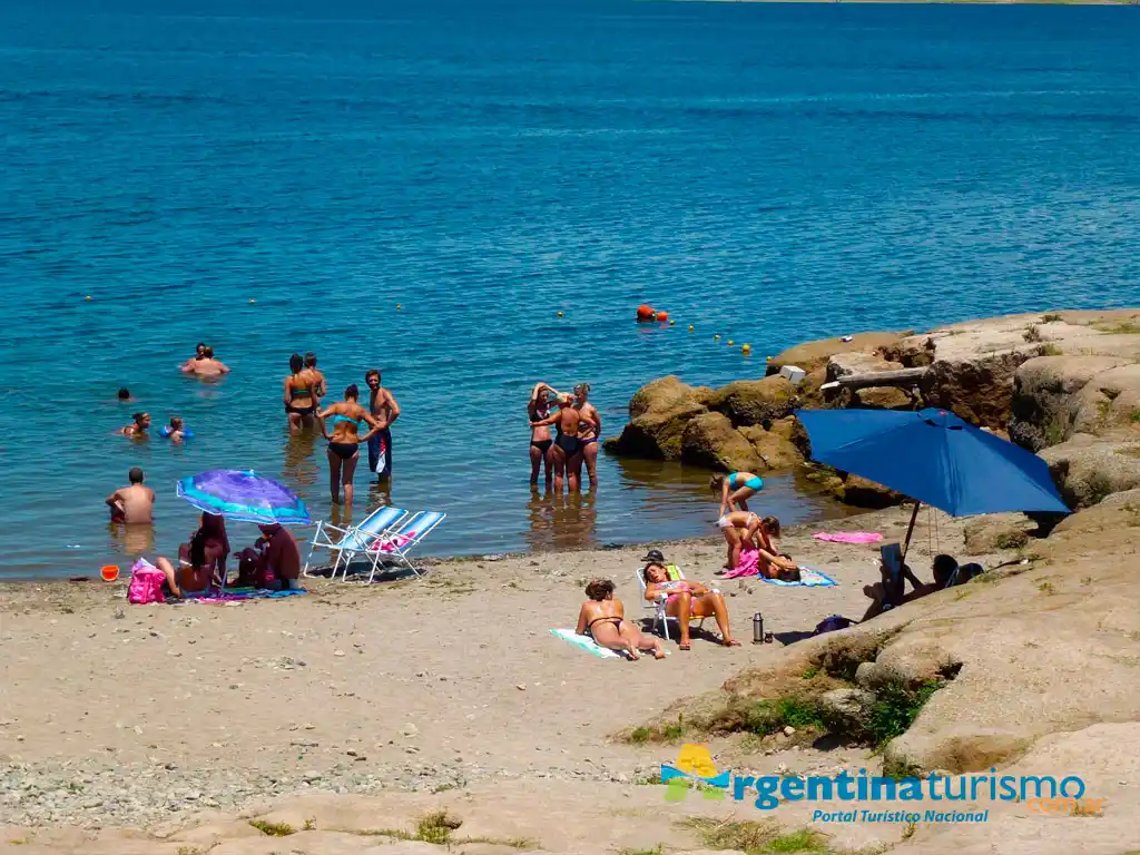 Playas y Balnearios de Villa Rumipal - Imagen: Argentinaturismo.com.ar